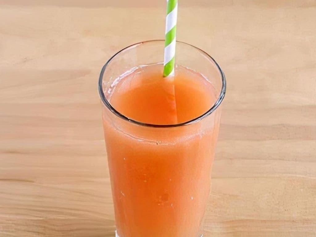 Jus de pamplemousse fraîchement pressé / Freshly Squeezed Grapefruit Juice