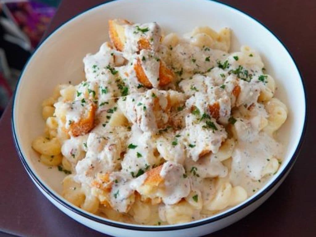 Garlic Parm Mac + Cheese