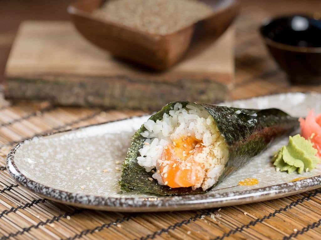 Spicy Salmon Handroll
