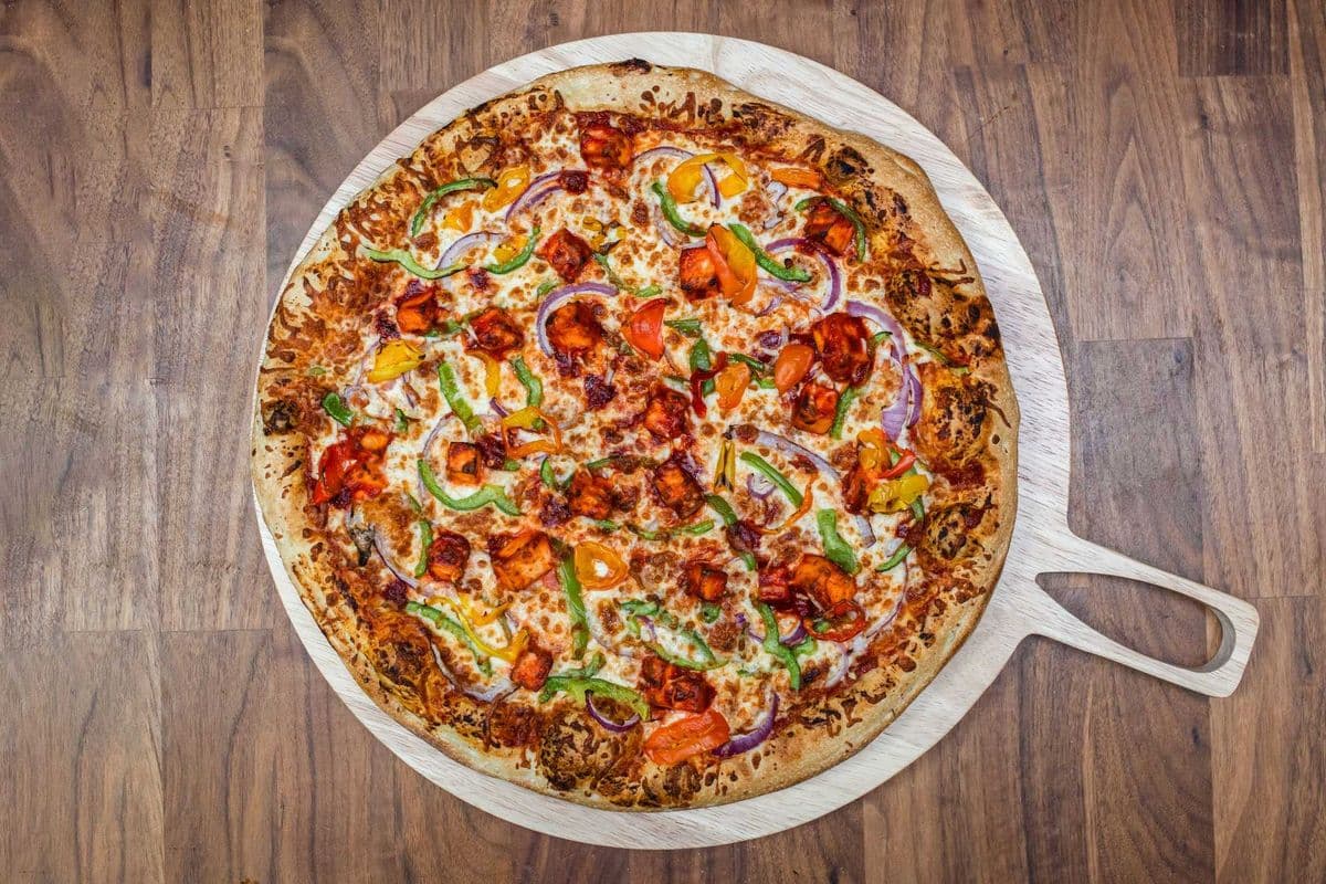 Tandoori Paneer Pizza (12" Medium)