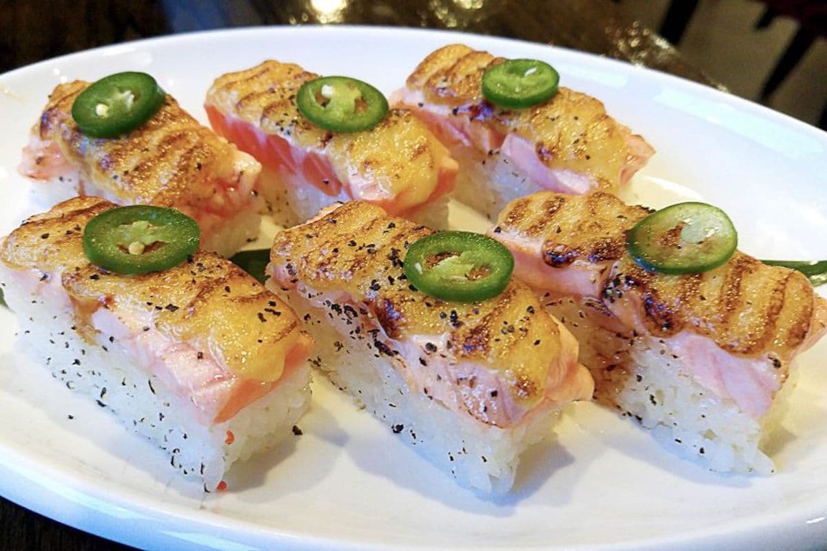 Aburi Pressed Salmon Sushi Cake (8 pcs)
