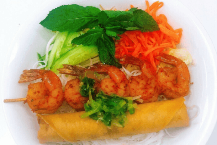 404. Vermicelli with Grilled Shrimp in Satay Sauce - Bun Tom Nuong Sate (5 pcs)