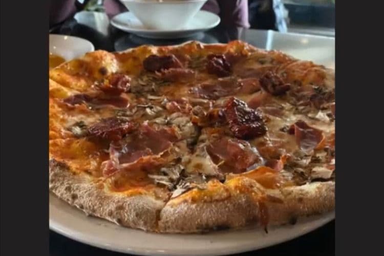 Capricciosa Pizza