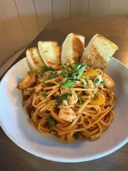 JERK CHICKEN & SHRIMP LINGUINI