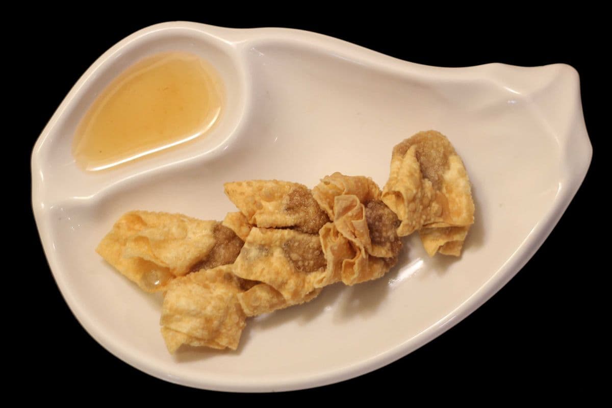 19. Deep-Fried Wonton (12 pcs)