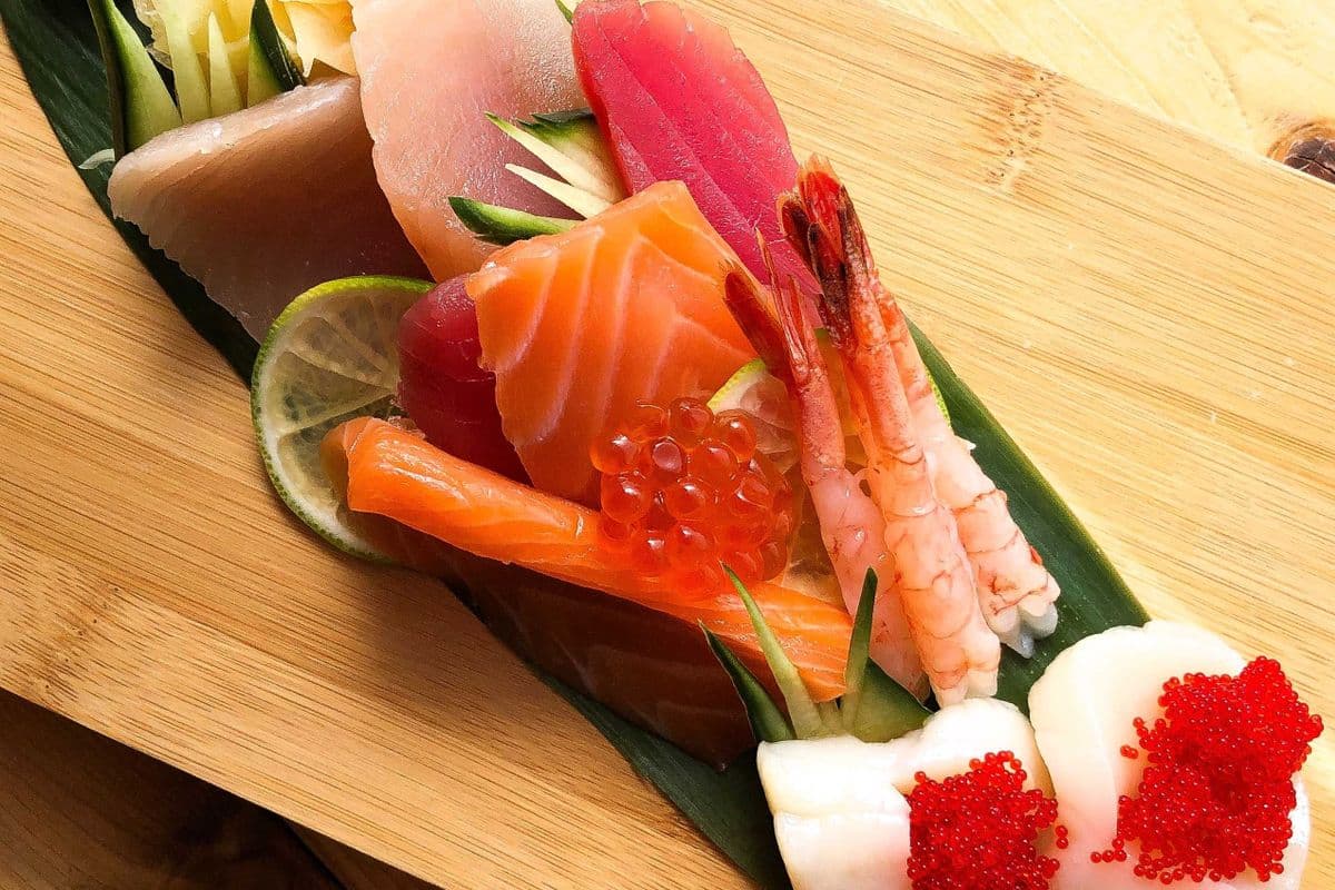 S4. Assorted Sashimi (12 pcs)