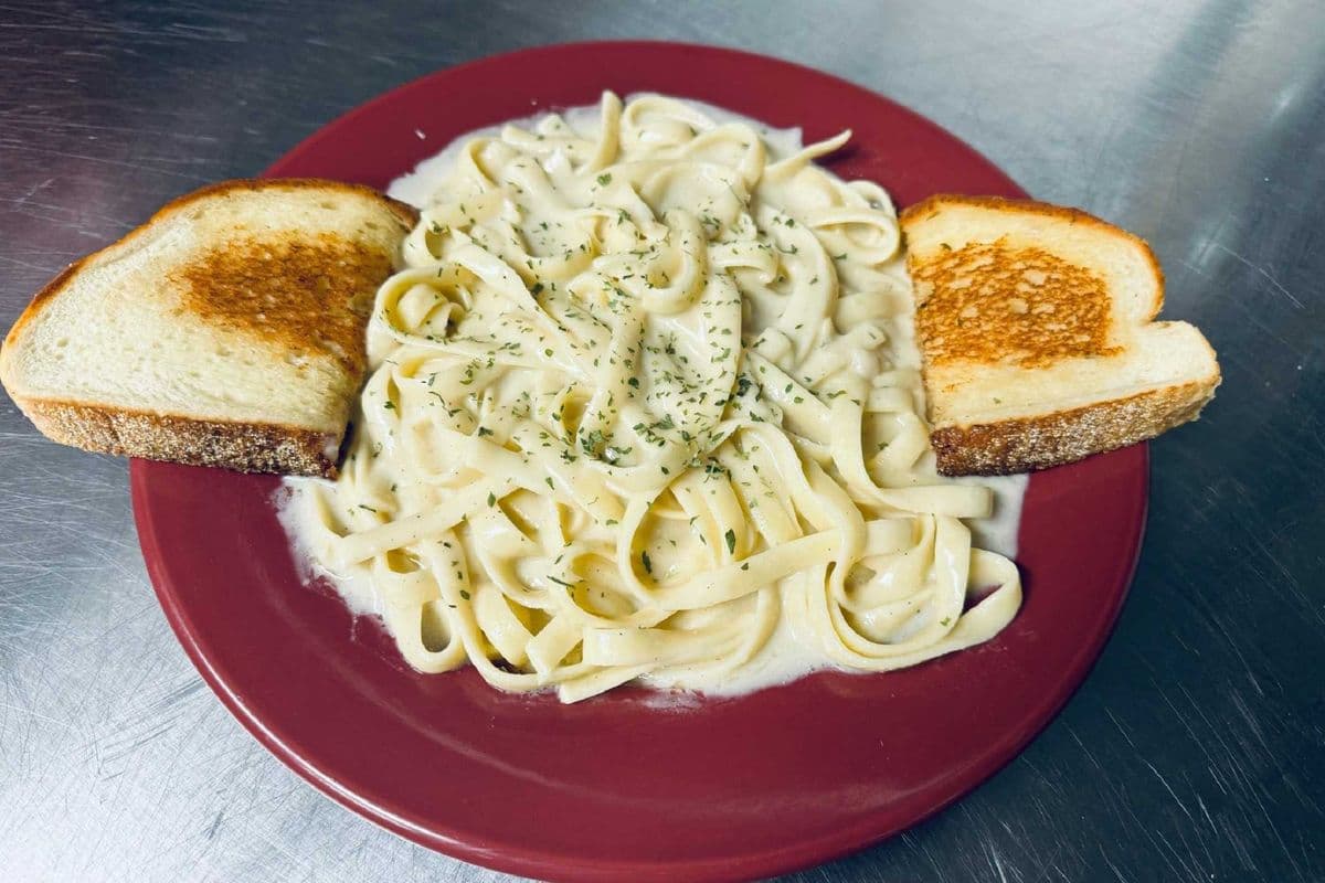 Fettuccine Alfredo