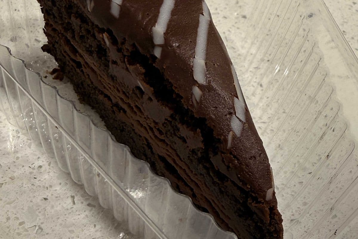 Chocolate Truffle Cake (Slice)