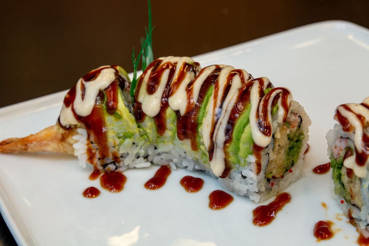 Green Dragon Roll (8 pcs)