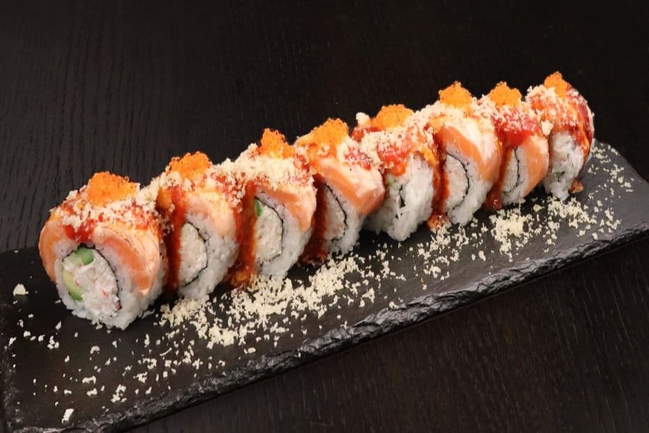 Tataki Salmon Roll