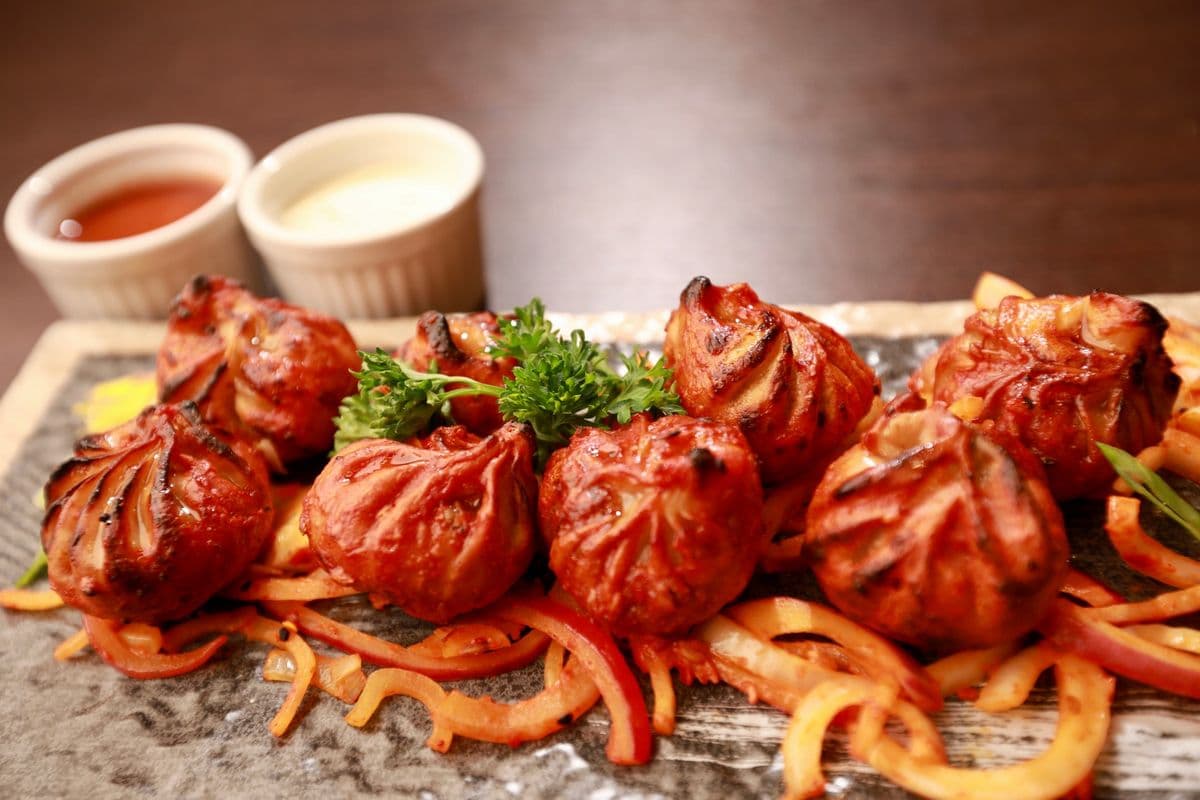 Chilli Veg. Momos (8pcs)