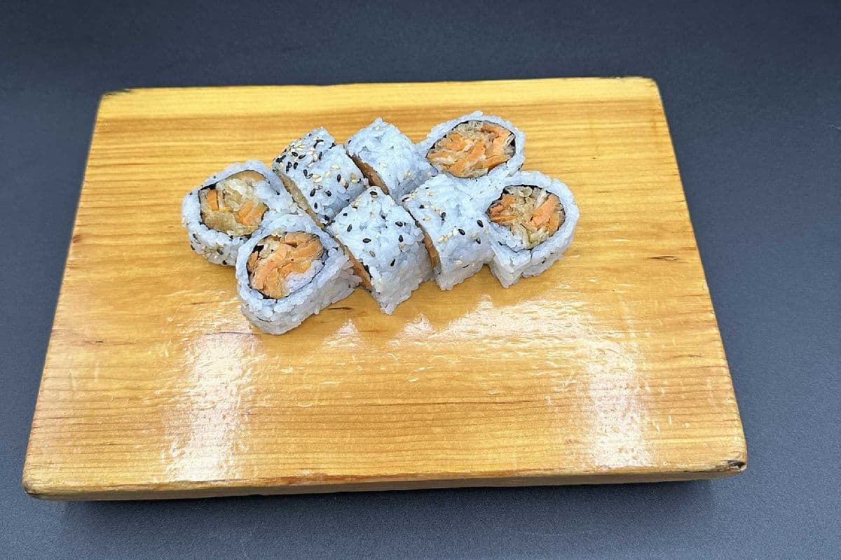 066 Sweet Potato Roll (8 pcs)