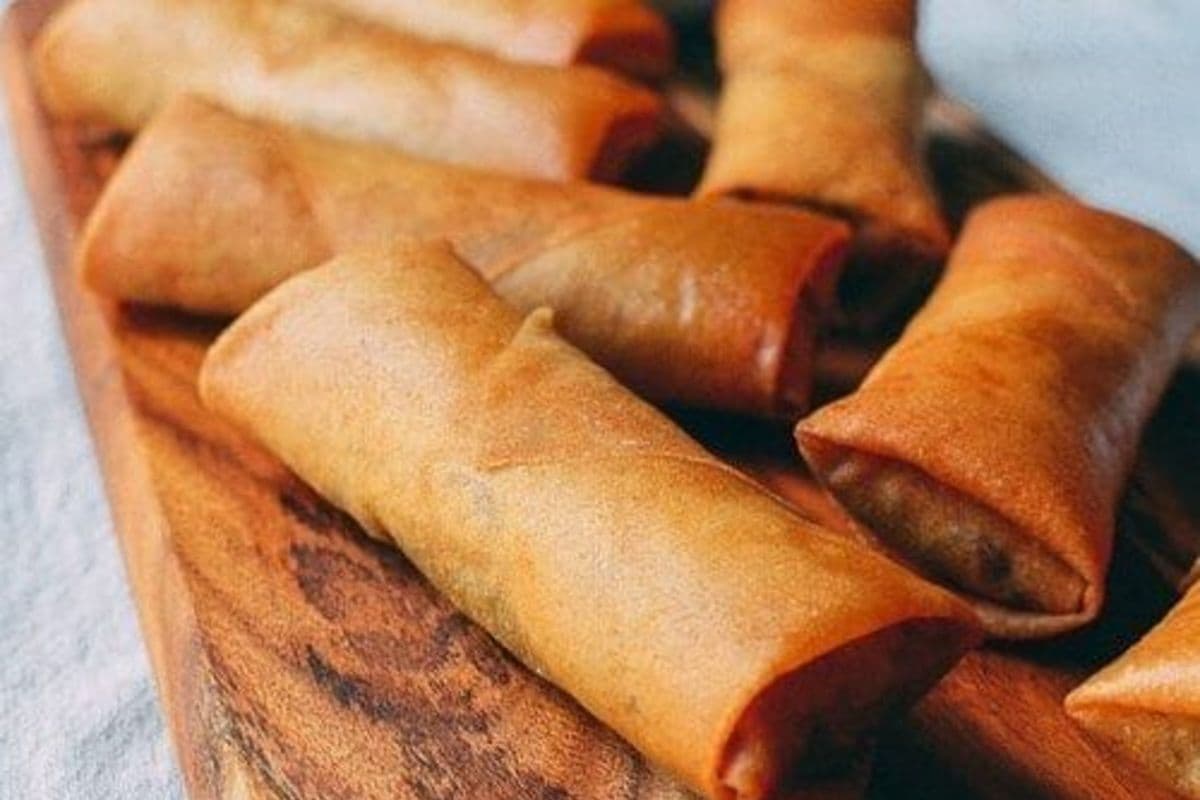 Jumbo Spicy Beef Rolls (2 pcs)