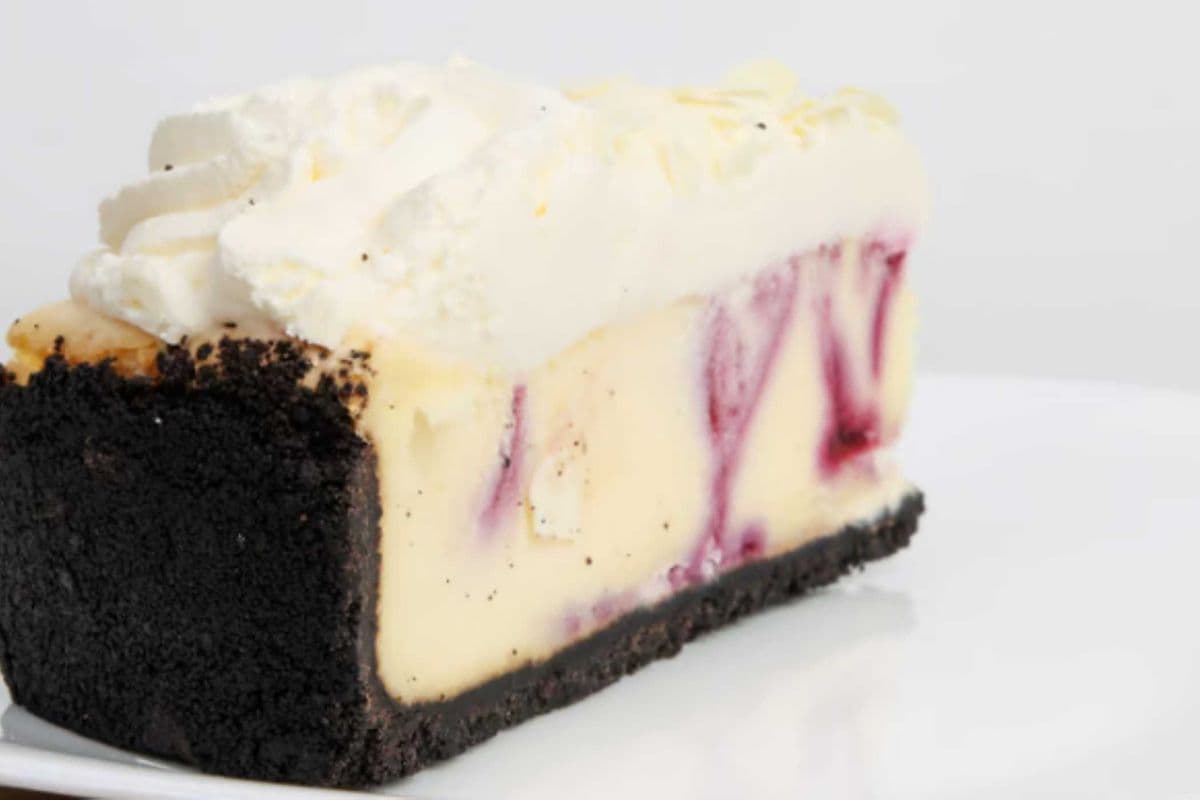 Red Velvet Cheesecake