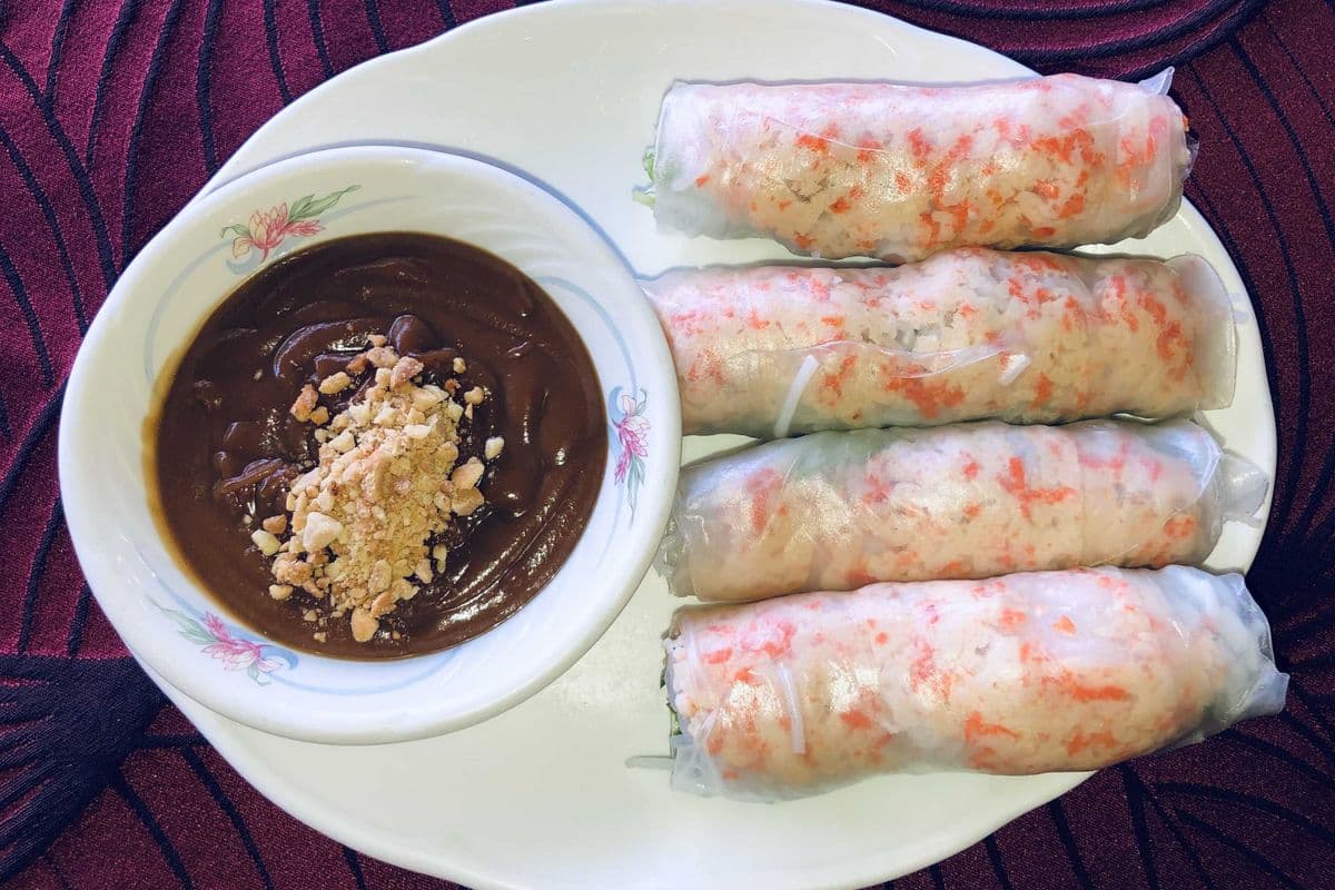 10. Salad Roll with Crab (4 rolls) Spicy