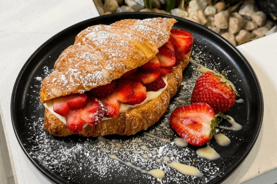 Strawberry Mascarpone croissant