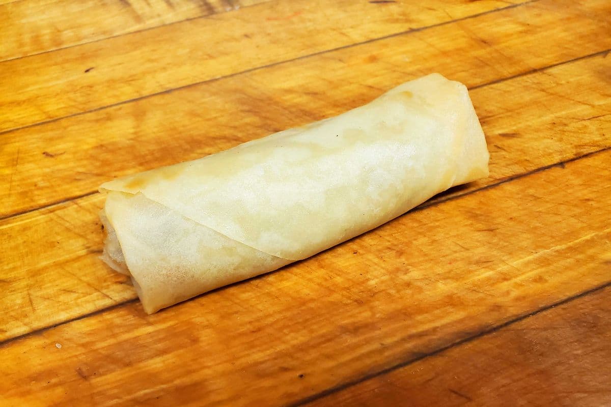 13. Spring Rolls (6 pcs)