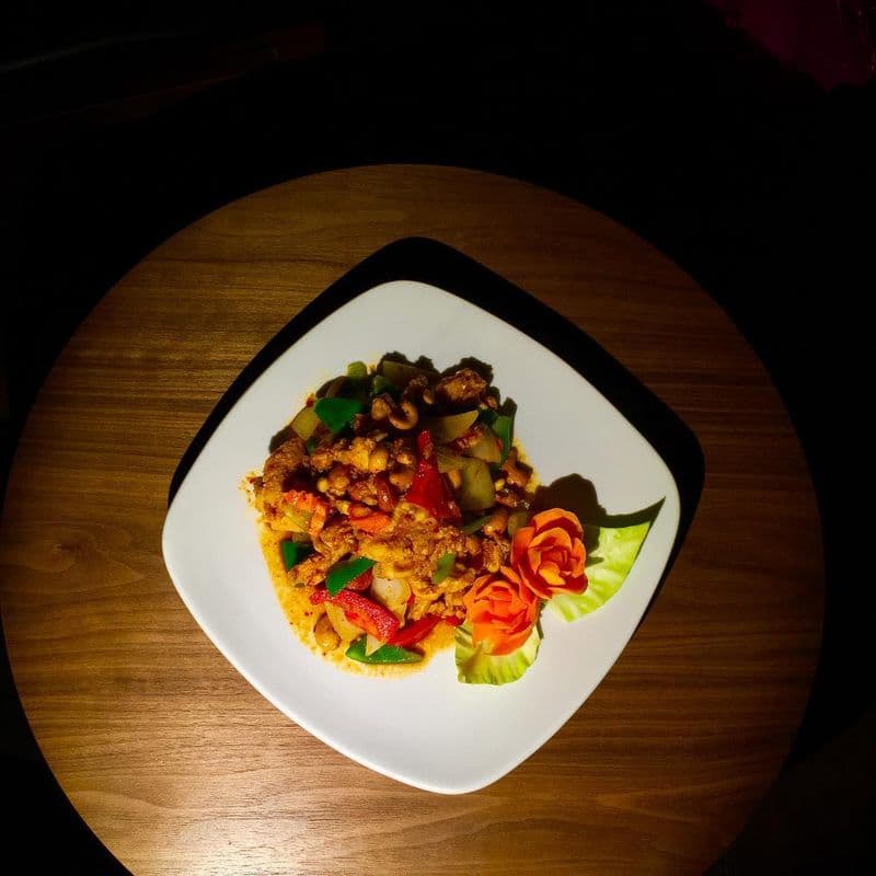 Pad Med Ma Muang