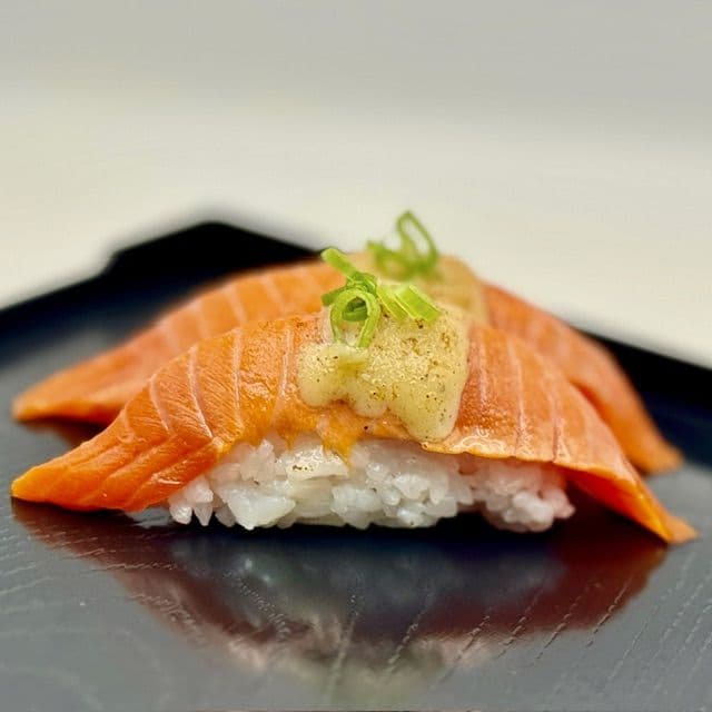 Aburi Wild Salmon (2 pcs) / 炙烧野生三文鱼 (2 pcs)