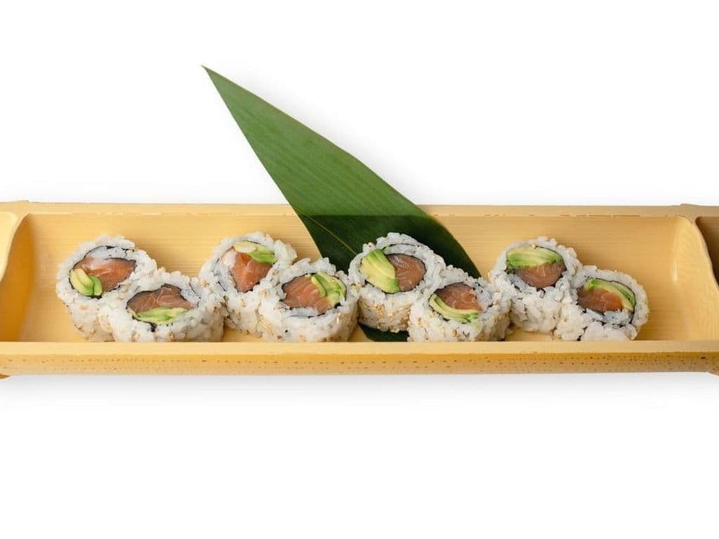 Salmon Avocado Roll (8pc)