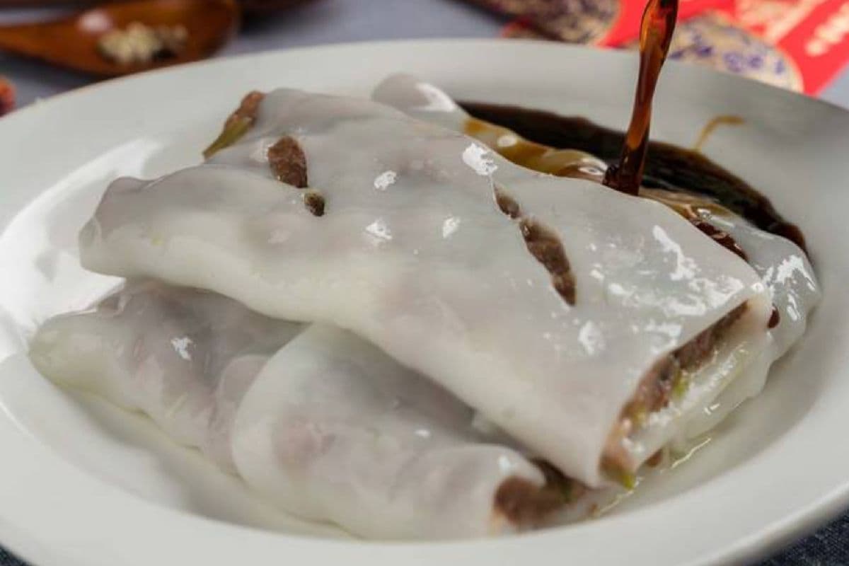Steamed Rice Roll with Minced Beef