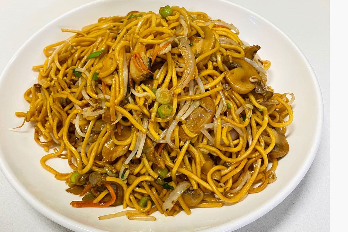 Mushroom Chow Mein