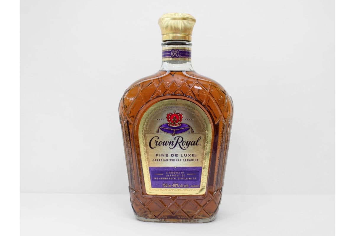 Crown Royal Whisky (1 x 750 ml)