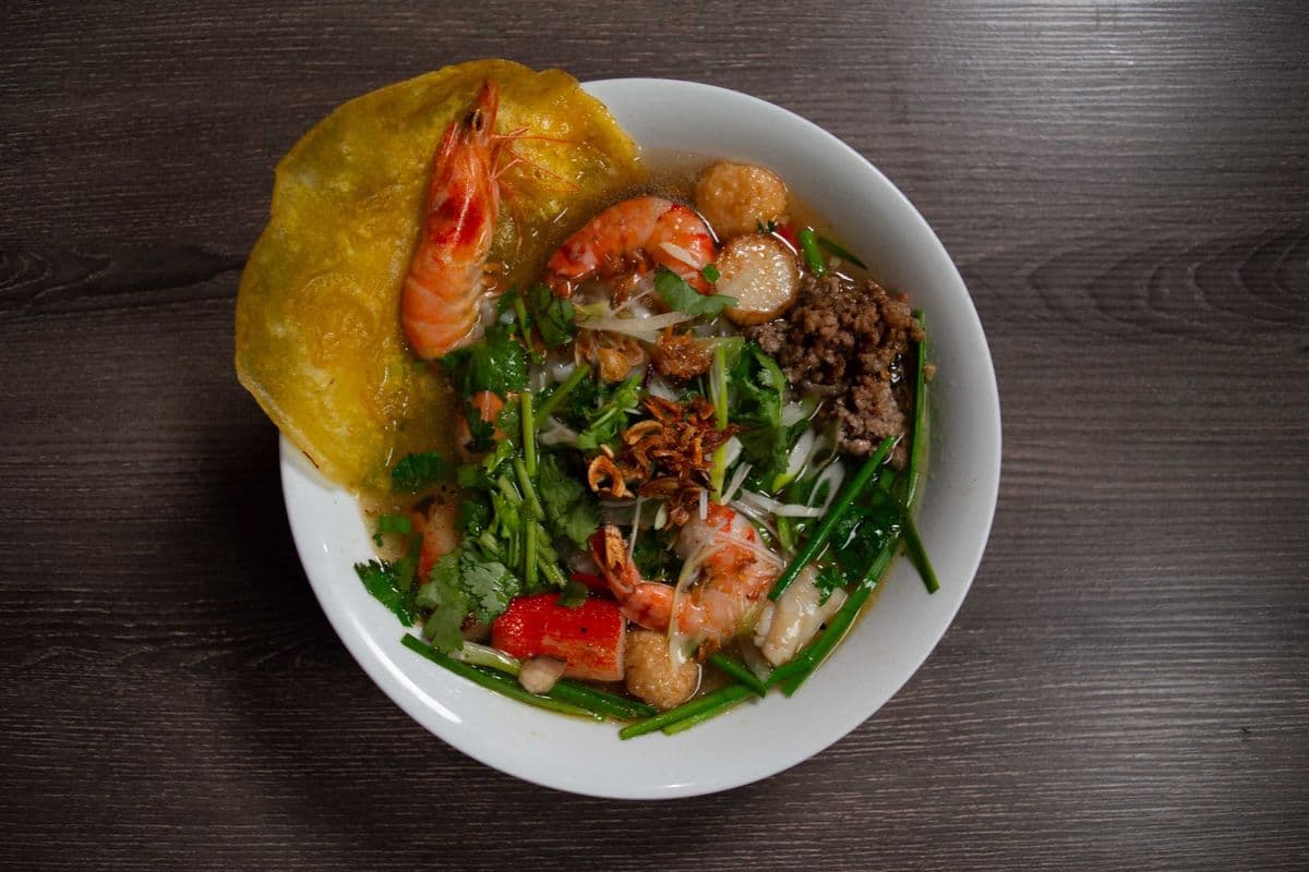 S3. Seafood with Clear Noodle & Prawn Fritter (Hu Tiu Do Bien My Tho)