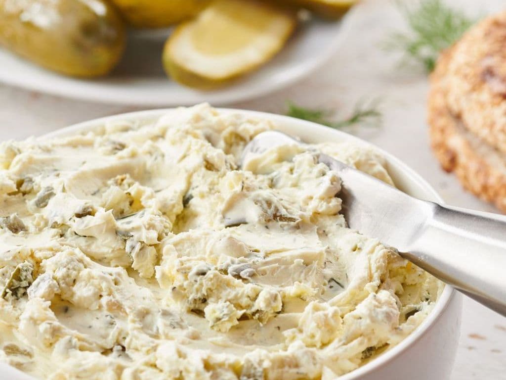 Fromage à la créme aux cornichons à l`aneth