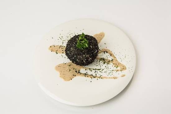 R4 Sesame Seed Onigiri  / R4 黑芝麻饭团