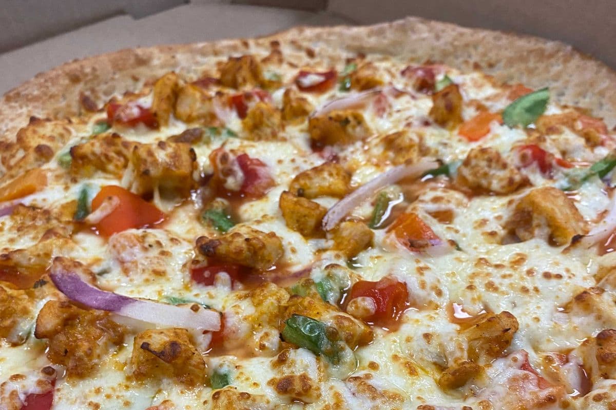 X-Large Butter Chicken House Choice Pizza
