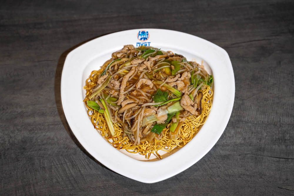Crispy Noodle w/ Shredded Pork / 肉絲炒麵(脆麵)