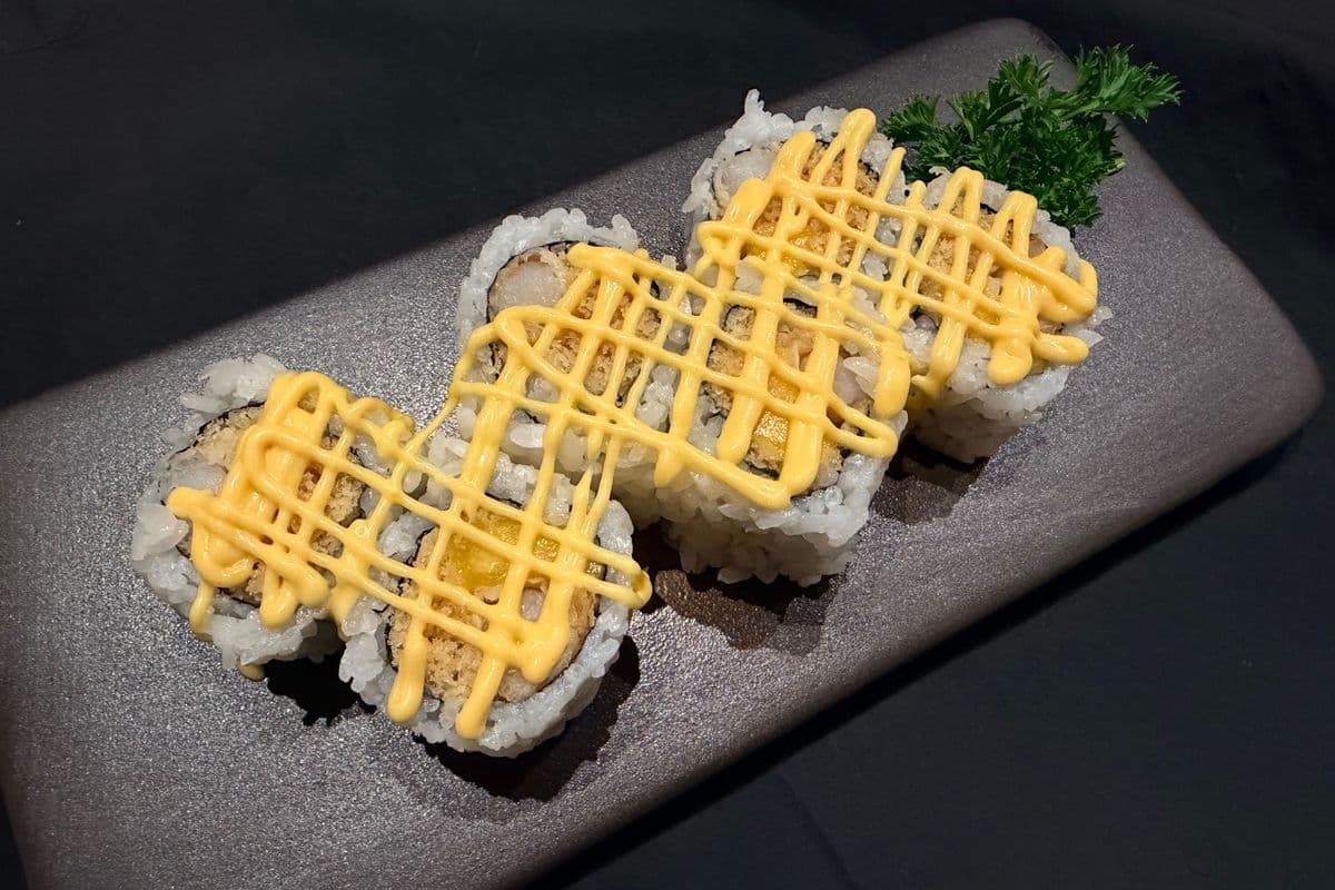34.Mango shrimp Roll(8Pcs)