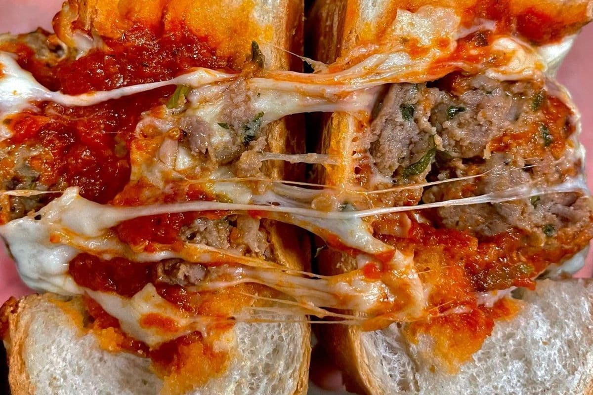 Sous-marin chaud aux boulettes de viande / Hot Meatball Sub