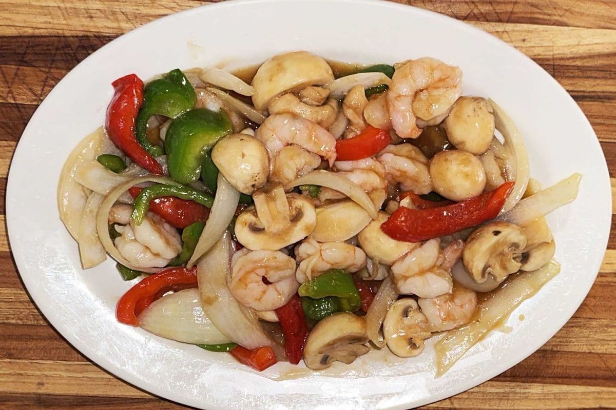 77. Pan Fried Shrimp (12 pcs) with Mushroom, Onions, and Green Pepper