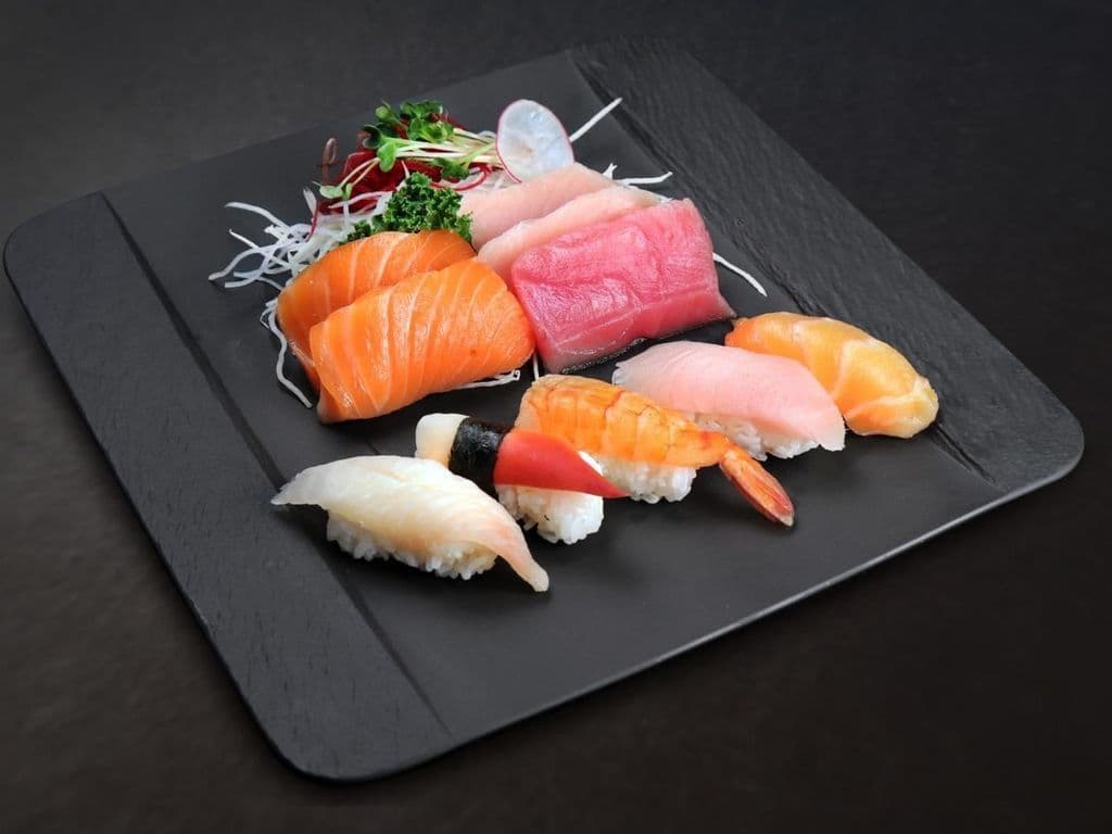 Sashimi & Sushi Combo.