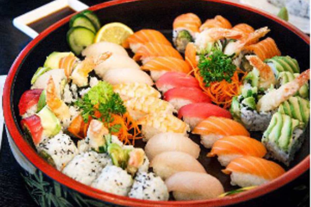 Dragon Sushi Party Tray (42 pcs)