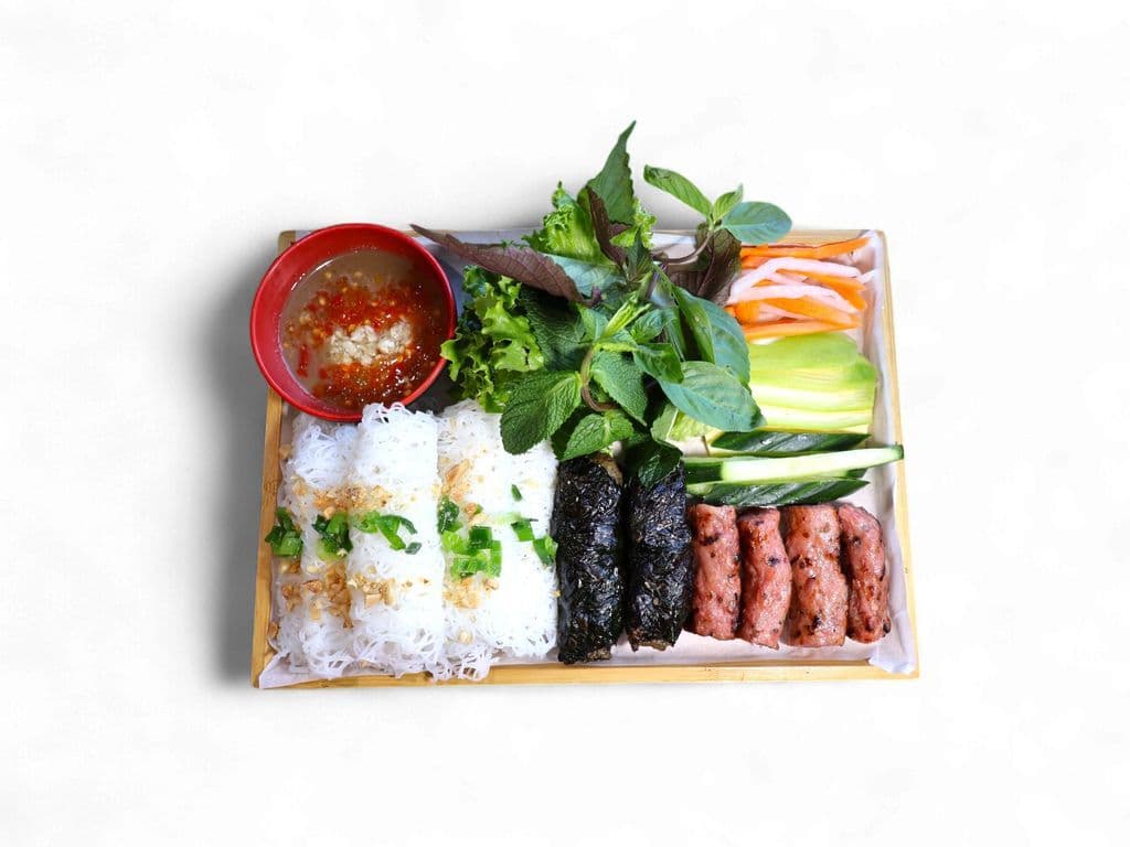 S23 - Bánh Hỏi with Grilled Pork Sausage & Beef Wrapped in Betel Leaf