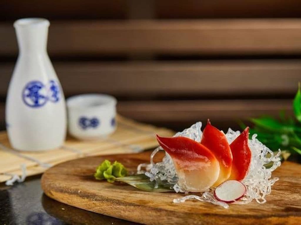 A28 Surf Clam Sashimi