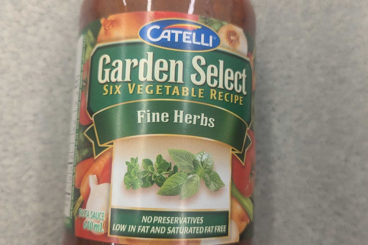 Catelli Garden Select Pasta Sauce - Fine Herbs (640 ml)