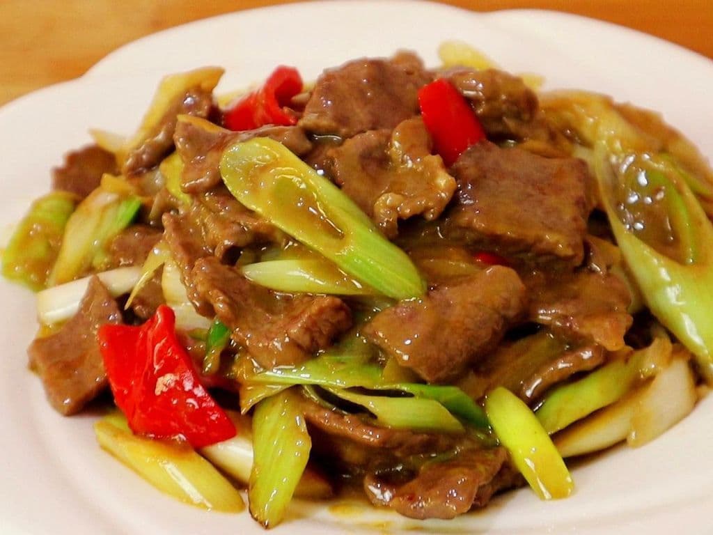 Stir Fried Beef & Onions葱爆牛肉