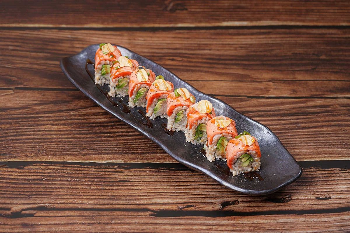 Aburi Salmon Roll (8pcs)