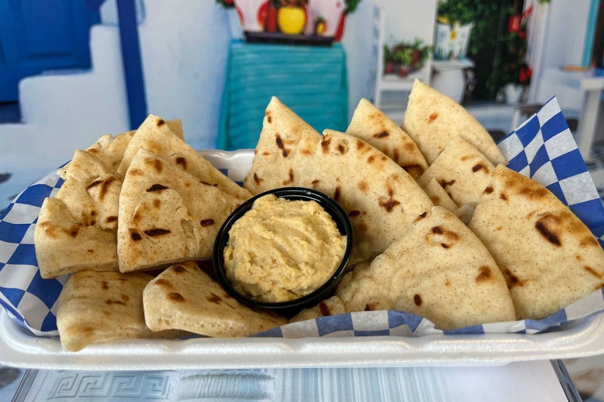 Pita Wedges & Roasted Red Pepper Hummus