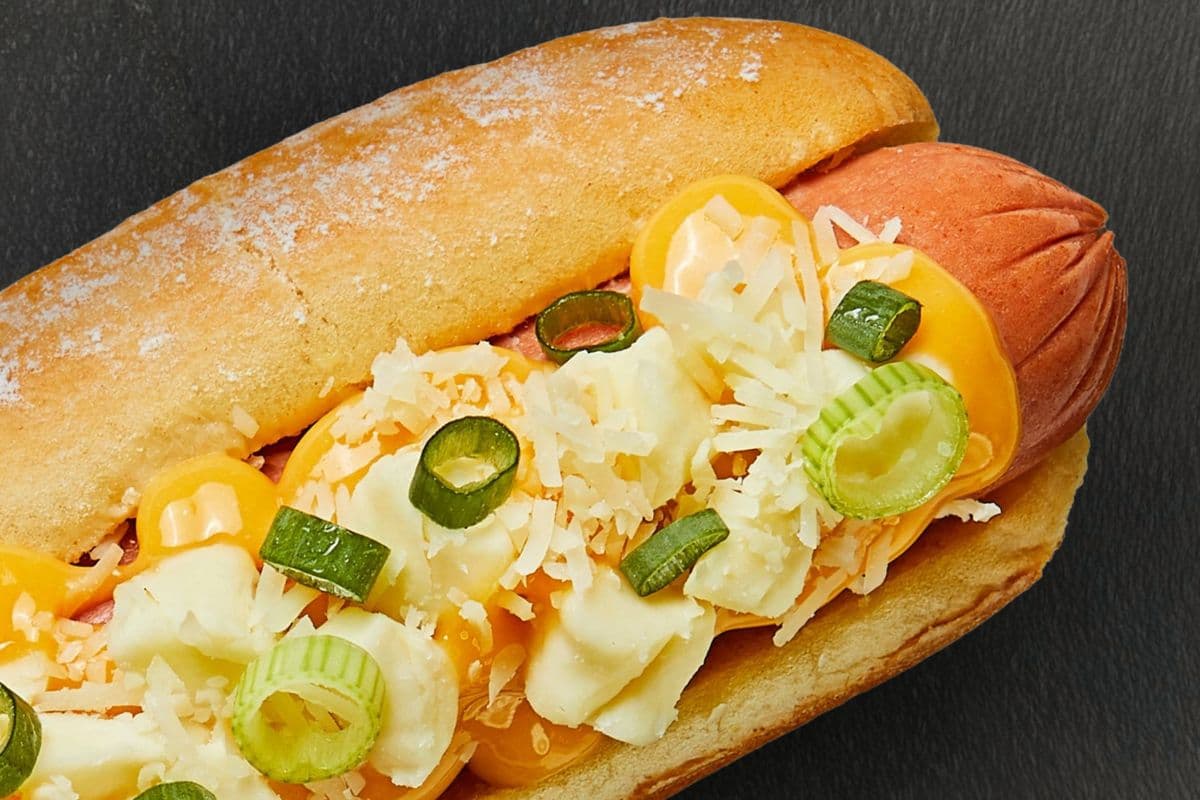 Hot-dog aux 3 Fromages / Triple Cheese Loaded Dog