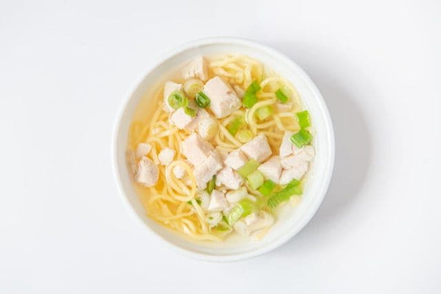 Soupe poulet et nouilles