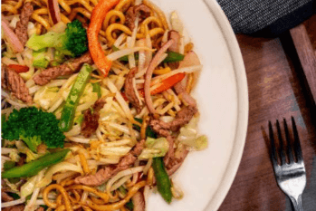 M1 Lanzhou Beef Chow Mein / M1 兰州牛肉炒面