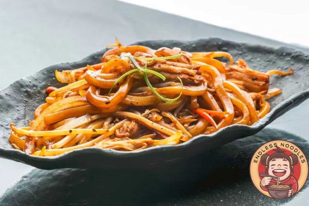 W3. Pan-fried Udon Noodles 炒乌冬