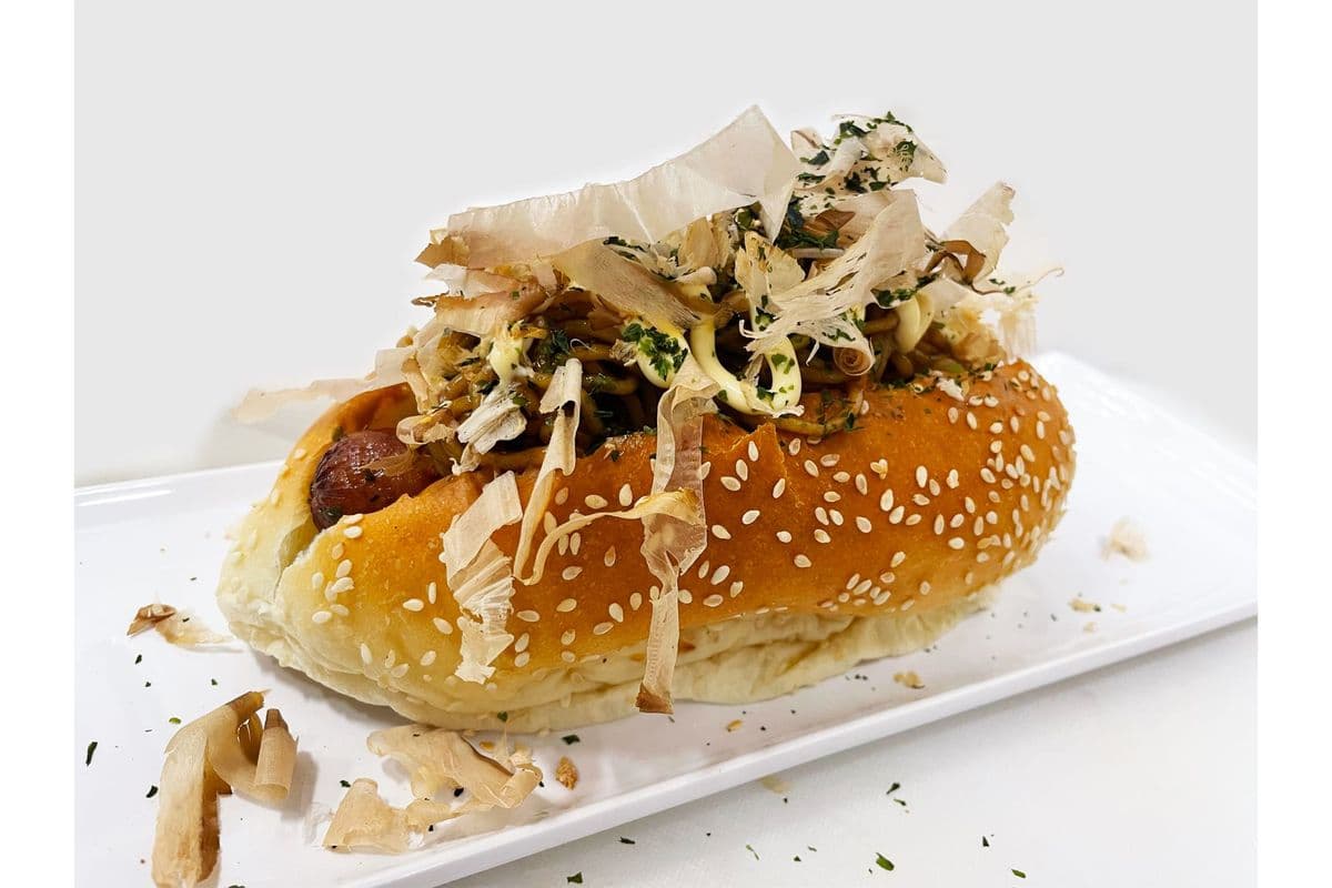 Yakisoba Pan(w/Sausage)