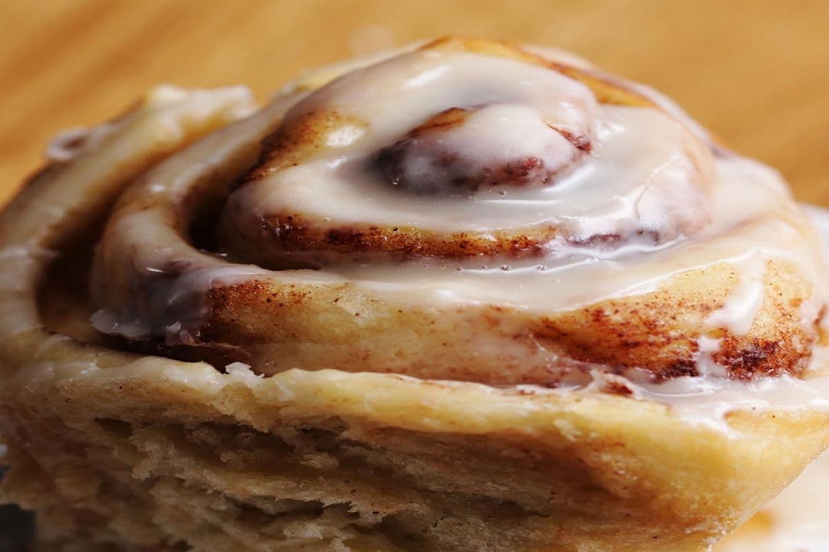 Homemade Mini Cinnamon Buns (2 pcs)