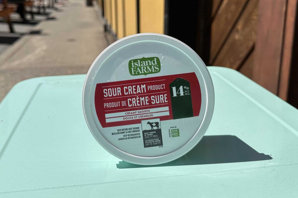 Island Farms Sour Cream (250 ml)